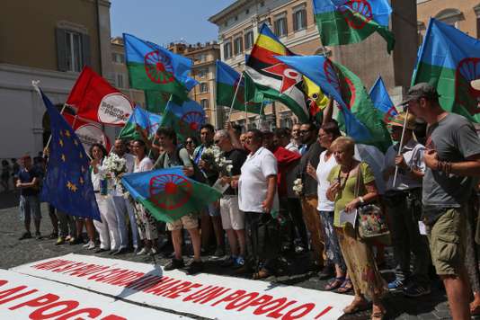 Romii au manifestat de-a lungul Europei impotriva rasismului